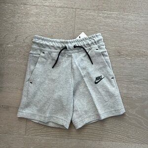 Boys youth kids Nike tech fleece shorts heather grey heavyweight size XS